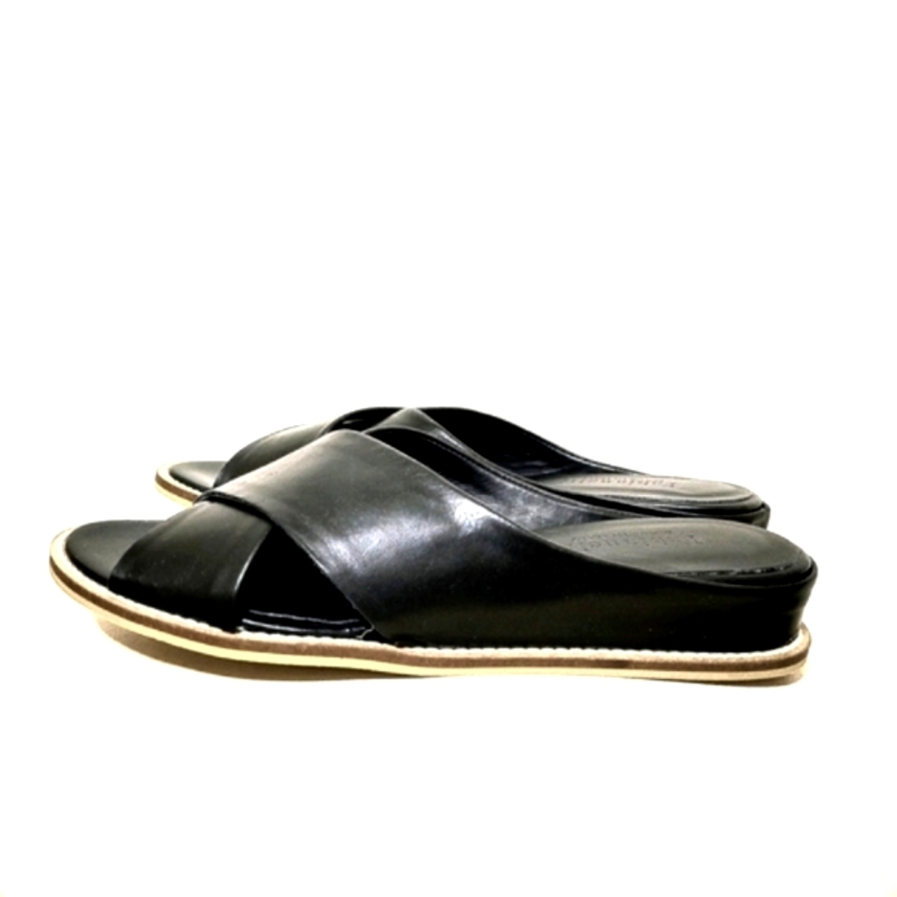 New Fabianelli Leather Cross-Strap Sandals
